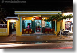 images/Asia/Vietnam/HoiAn/Buildings/restaurant-at-night-2.jpg