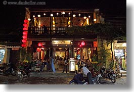 images/Asia/Vietnam/HoiAn/Buildings/restaurant-at-night-4.jpg