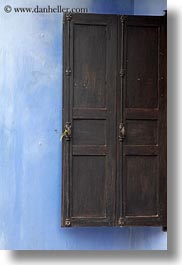 images/Asia/Vietnam/HoiAn/DoorsWindows/blue-wall-n-brown-door.jpg