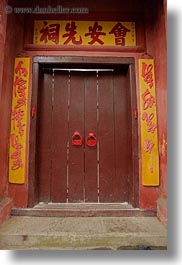 images/Asia/Vietnam/HoiAn/DoorsWindows/red-door-knockers-3.jpg