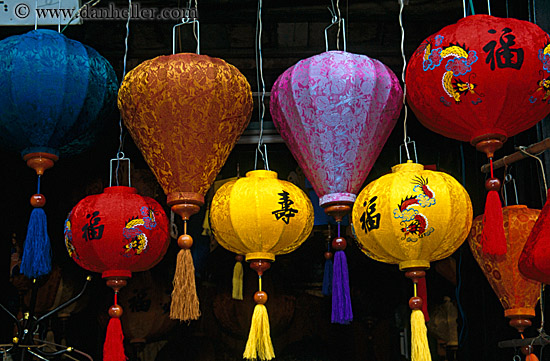 lantern-store-2.jpg