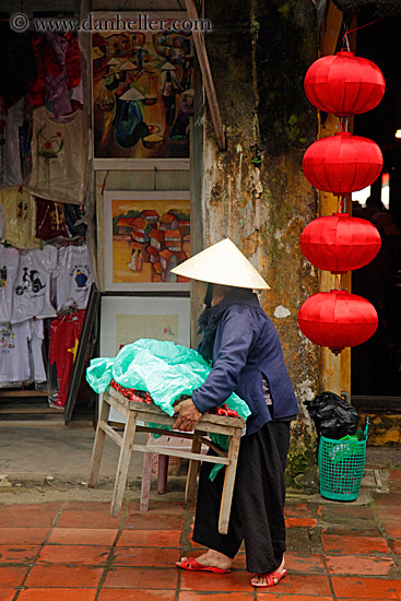 red-lanterns-n-concical-hat-2.jpg