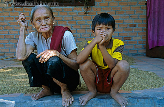 old-woman-n-boy-1.jpg