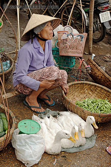 women-selling-ducks.jpg