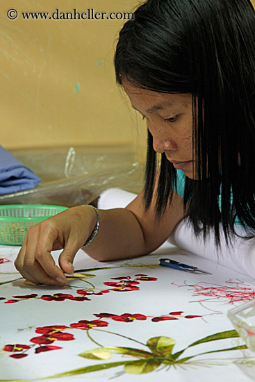 women-sewing-at-faifo-factory-6.jpg