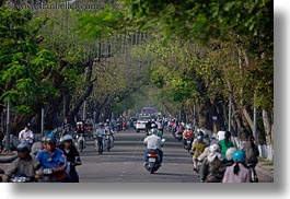 images/Asia/Vietnam/Hue/Bikes/motorcycle-crowds-1.jpg