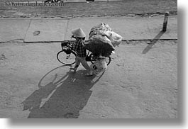 images/Asia/Vietnam/Hue/Bikes/woman-conical-hat-n-bike-5.jpg