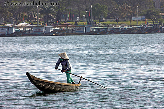 standing-n-paddling-boat-1.jpg