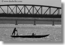 images/Asia/Vietnam/Hue/Boats/standing-n-paddling-boat-3-bw.jpg