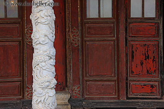dragon-pole-bas_relief-n-red-wood-door.jpg