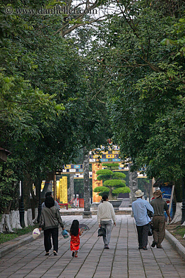 family-walking-thru-tree-tunnel-2.jpg