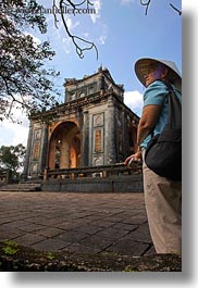 images/Asia/Vietnam/Hue/KhaiDinh/TuDucTomb/stele-pavilion-n-woman-tourist-2.jpg