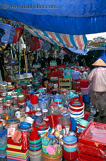 plastic-container-vendor.jpg