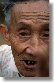 images/Asia/Vietnam/Hue/People/Men/old-man-1.jpg
