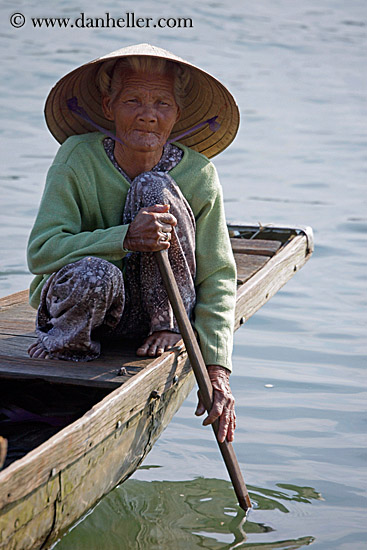 old-woman-in-boat-11.jpg