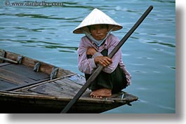 images/Asia/Vietnam/Hue/People/Women/women-in-conical-hats-in-boats-16.jpg
