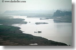 images/Asia/Vietnam/Landscapes/fishing-boat-n-misty-river-1.jpg