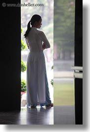 images/Asia/Vietnam/Saigon/People/woman-in-white-dress-3.jpg