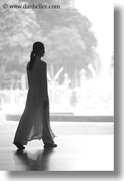 images/Asia/Vietnam/Saigon/People/woman-in-white-dress-5-bw.jpg