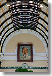 images/Asia/Vietnam/Saigon/PostOffice/portrait-clock-n-arched-ceiling.jpg