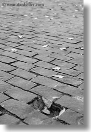 images/Asia/Vietnam/Saigon/Streets/broken-brick-bw.jpg