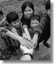 images/Asia/Vietnam/Village/BW/kids-touching-hands-1-bw.jpg