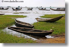 images/Asia/Vietnam/Village/boats-in-water-1.jpg