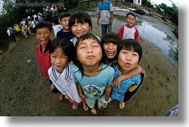 images/Asia/Vietnam/Village/group-of-kids-1.jpg