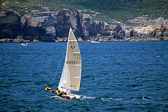 sailboat-3.jpg