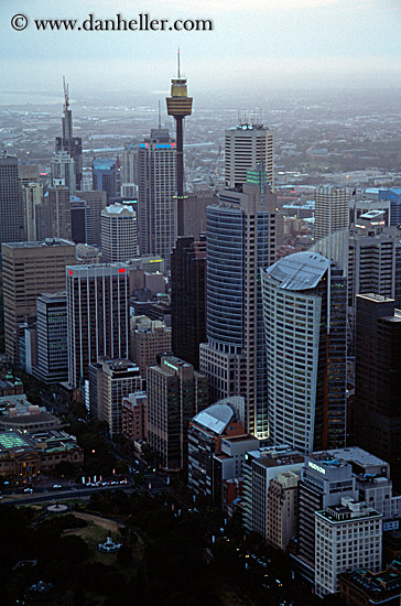 space_needle-n-cityscape-2.jpg