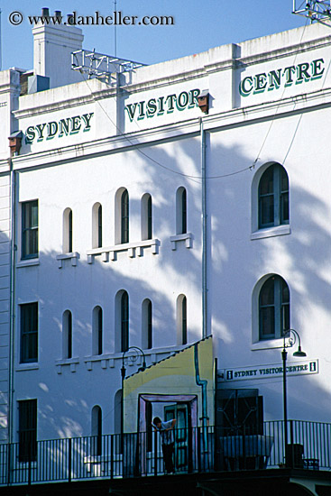 sydney-visitor-center.jpg