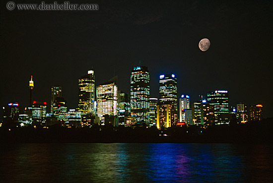 cityscape-n-moon-1.jpg