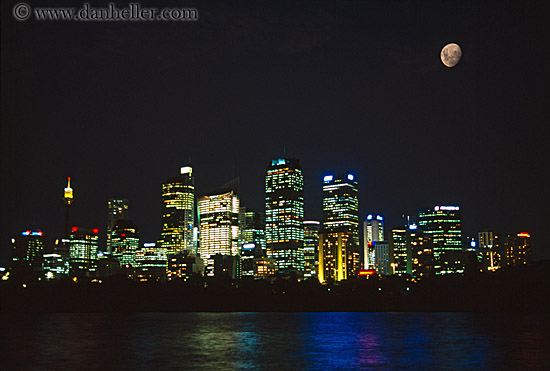 cityscape-n-moon-3.jpg