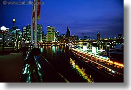 images/Australia/Sydney/Cityscapes/Nite/rvr-boat-restrnt-cityscape-nite-1.jpg