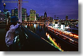 images/Australia/Sydney/Cityscapes/Nite/rvr-boat-restrnt-cityscape-nite-2.jpg
