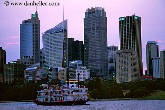 sydney-cityscape-boat-01.jpg