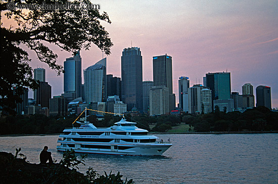 sydney-cityscape-boat-03.jpg