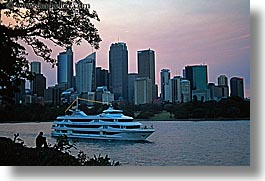 images/Australia/Sydney/Cityscapes/sydney-cityscape-boat-03.jpg