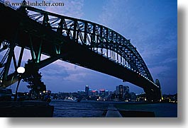 images/Australia/Sydney/HarborBridge/bridge-dusk-02.jpg
