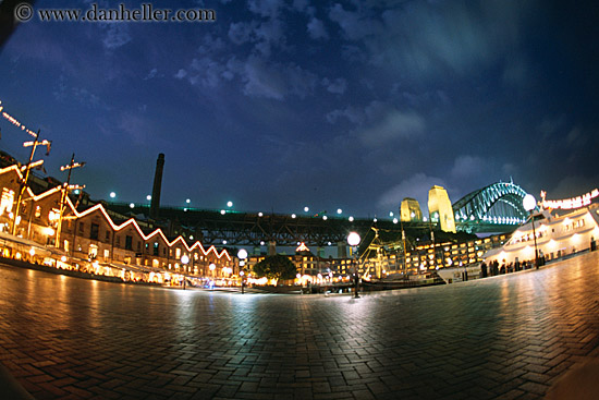 promenade-bridge-pano-nite.jpg