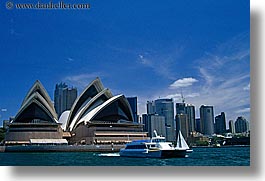 images/Australia/Sydney/OperaHouse/boat-n-opera_house-02.jpg