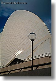 images/Australia/Sydney/OperaHouse/opera_house-n-lamp_post.jpg