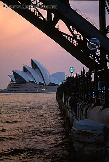 opera_house-n-water01.jpg