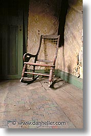 images/California/Bodie/Homes/chair01.jpg