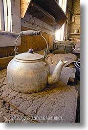 images/California/Bodie/Kitchen/teapot.jpg