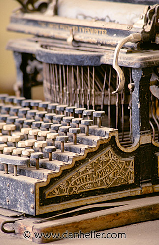 typewriter.jpg