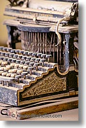 images/California/Bodie/Misc/typewriter.jpg