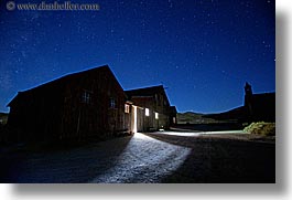 images/California/Bodie/Nite/barn-door-ajar.jpg