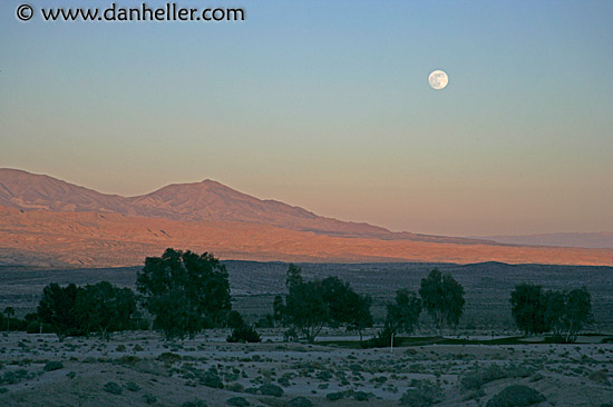 borrego-moon-2.jpg