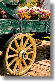 images/California/Bridgeport/stage-coach-wheels-n-flowers-1.jpg